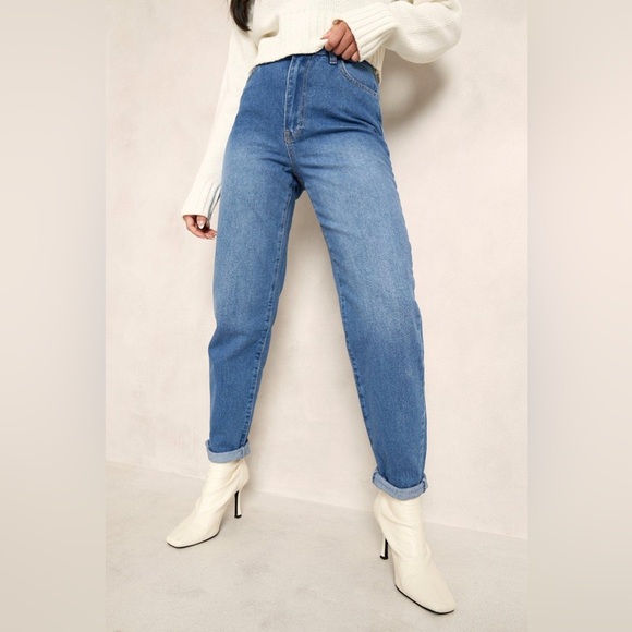 Boohoo Mid Wash Classic Mom Jeans - Picture 3 of 9